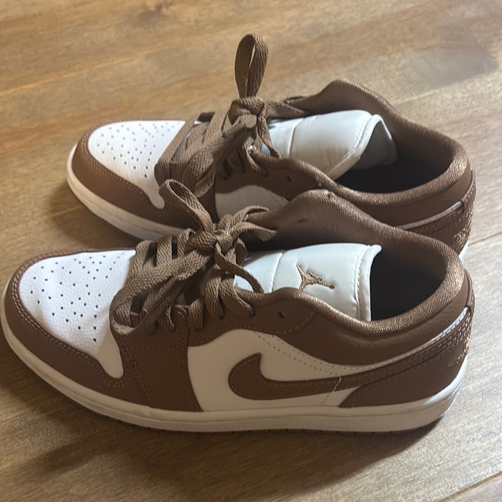 Nike Jordans Women’s 6.5 worn once